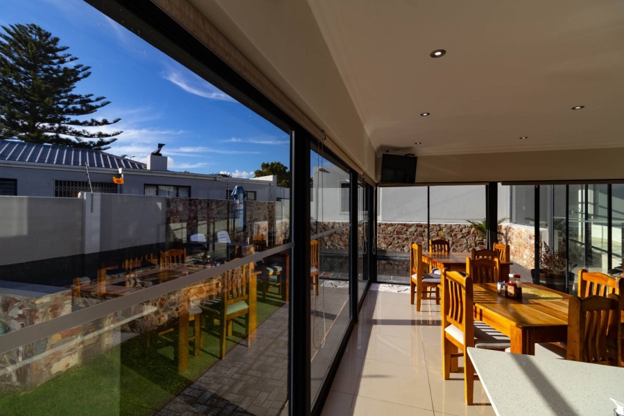 7 Bedroom Property for Sale in Sandbaai Western Cape